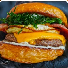 Combo Burger Crispy Bacon + fritas + refrigerante