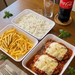 Parmegiana de Alcatra Média (Fartura para 2 Pessoas)