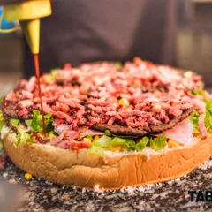 16-TRADICIONAL COSTELA COM BACON E BARBECUE