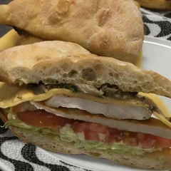 Sanduiche Ipanema | Sanduíche com Filé de Frango, Queijo Prato e Mix de Cogumelo