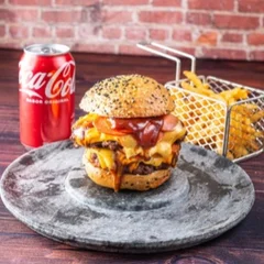 Big Lady Pepperoni + Batata + Coca 