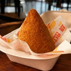 Coxinha Costela desfiada com catupiry Tradicional