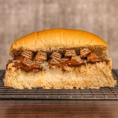 Hot Dog Doce Prensado - KitKat