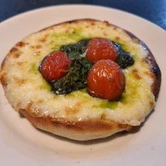 Esfiha de Pesto