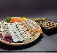 Combinado De 100 Peça Variados Premium (Serve 3 Pessoas)