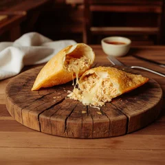 Pastel de Frango com Queijo