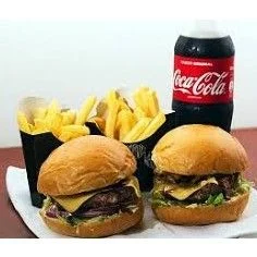 Combo Família, 4 hamburgueres +batata 400 gramas+refri 2 litros