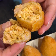 Coxinha de salmão