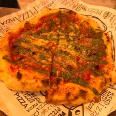Marguerita al pesto 