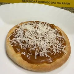 Esfiha de Doce de Leite com Côco Ralado