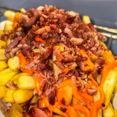56-Batata Frita com Bacon e Cheddar 500g