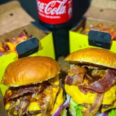 Combo 2 Pessoas Duplo Bacon Salada+ Fritas + Coca Cola 600ml