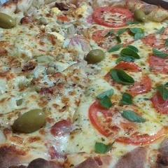 Pizza Grande 1/2 Marguerita 1/2 Calabresa