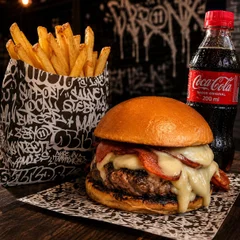 Combo Burger + Fritas  + Coquinha ( Escolha seu Burguer Preferido)