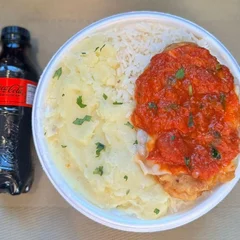 Frango Parmegiana & Purê + Coca Zero Pet + R$ 18,99 leve outra marmitex