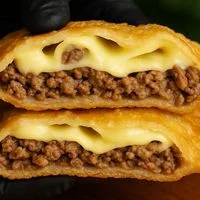 Pastel Quem Prova Pede Mais - Carne com Queijo G
