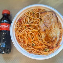 Espaguete & Frango Grelhado + Coca Pet + R$ 18,99 leve outra marmitex