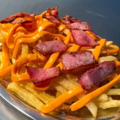 Fritas com Cheddar e Bacon
