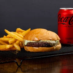 Combo Pedrinho (Burger + batata + refri)
