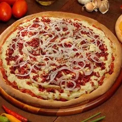 Pizza grande de calabresa com Mussarela