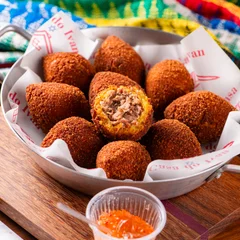 Bolinho de costela