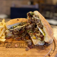 X- Alcatra c/ bacon + Fritas 🍟
