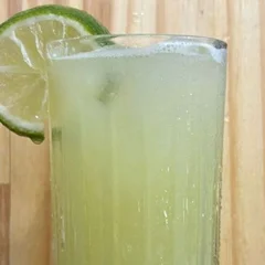 Suco de limão natural