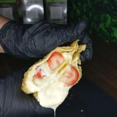 Pastel 87 - Chocolate branco com morango