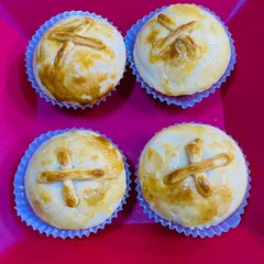 4 empadas de frango com Catupiry