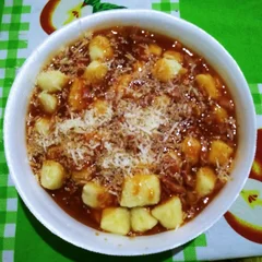 Nhoque ao molho de tomate
