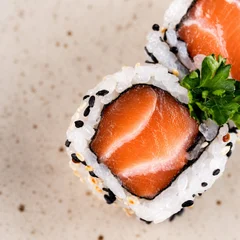 10 peças Uramaki Salmão