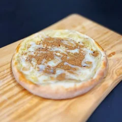 Esfiha de Banana com Leite condensado e Canela