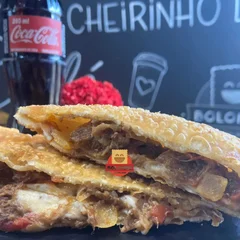 QUERIDÃO DA CASA - PASTEL DE COSTELA COM REQUEIJÃO