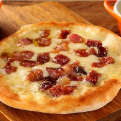 Esfiha Mussarela Com Bacon