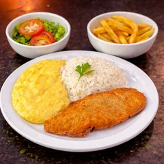 Frango Empanado com Creme de Milho