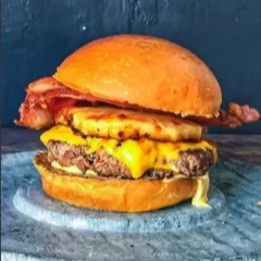 Majesty Burger (Abacaxi com Bacon)