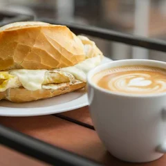 Combo - Pão Com Queijo e Ovo + Café Com Leite 180ml