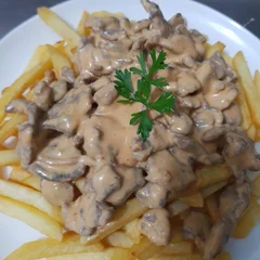 STROGOFRITAS DE BIFE
