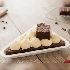 Fatia de Brownie com Brigadeiro de Ninho