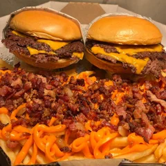 BOX: 2xSmash Duplo + Batata, Bacon e Cheddar 350g + GRÁTIS CINI 2L