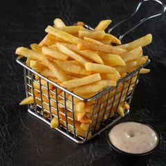 Batata Fininha + Molho Grátis