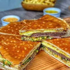 15-TRADICIONAL COSTELA DE HAMBÚRGUER 