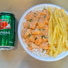 Strogonoff Frango & Fritas + lata Guaraná + R$ 14,99 leve outra marmitex