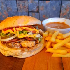 Hambúrguer Picles de Frango em Cubos