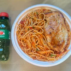 Espaguete & Frango Grelhado + Guaraná Pet + R$ 18,99 leve outra marmitex