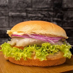 Burguer - Imperador (1 Carne 150g, Mussarela, Tomate, Alface, Cebola e Molho)