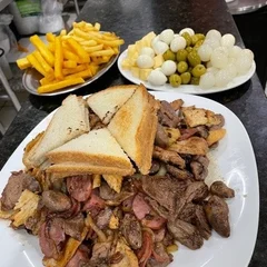 Grande de filé, frango e coração