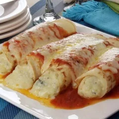 Panqueca de Queijo Cremoso Inigualável + Arroz e Feijão  (Serve 1 Pessoa)