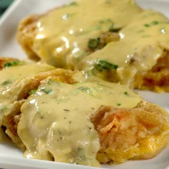 Maravilhoso Filé de Frango Empanado com Creme de Milho (Serve Bem 1 Pessoa)