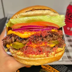Corumbau (Picles, BACONNN e Cheddar da Gastrô)